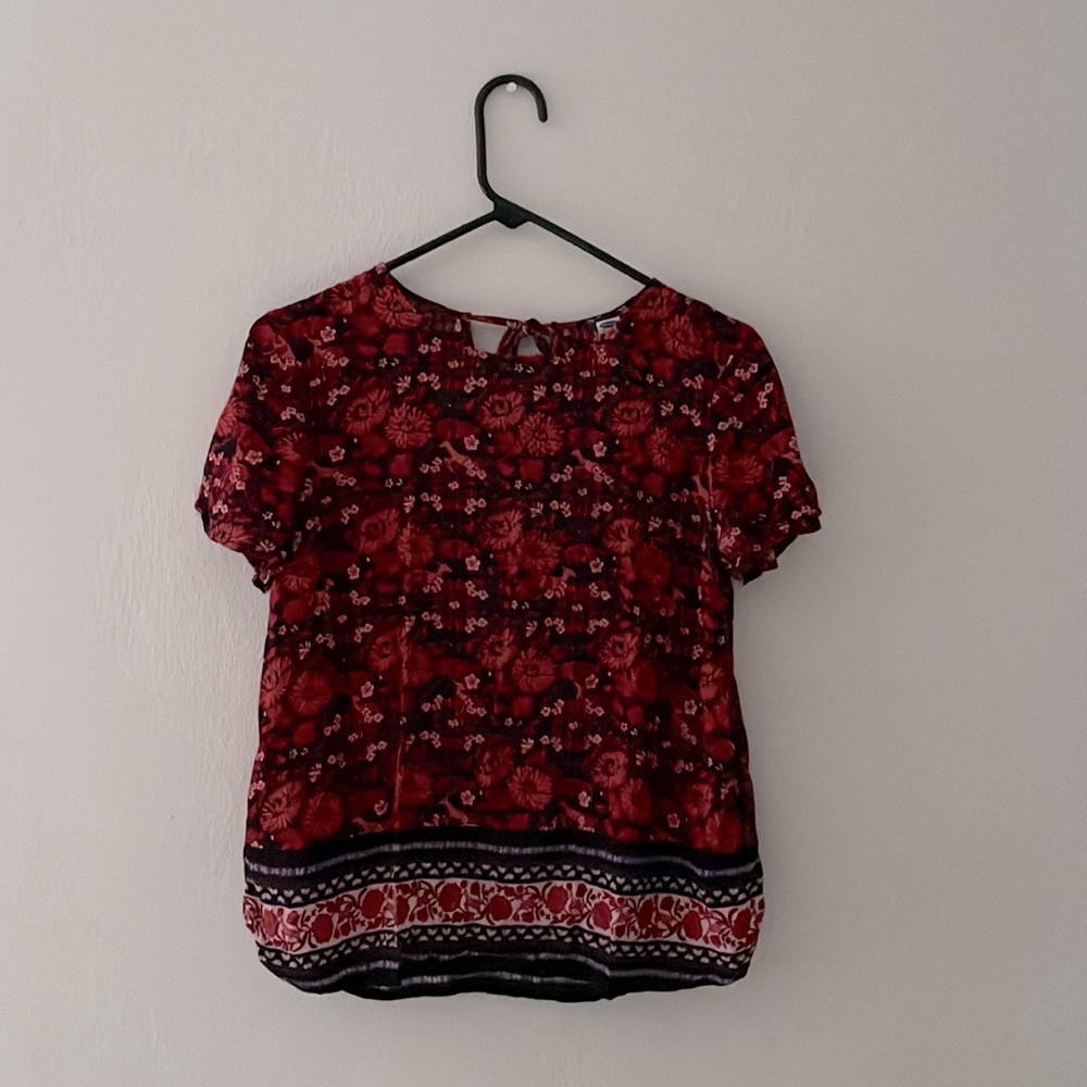 Old Navy floral blouse. Size XS